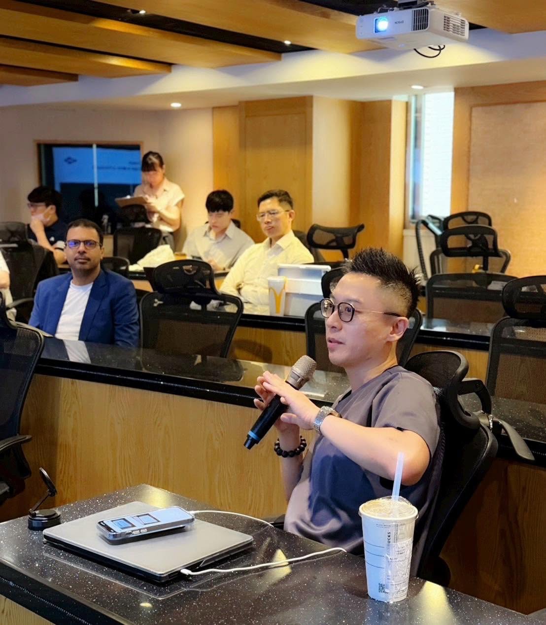 PROFHILO 逆時針讀書會醫師提問與討論